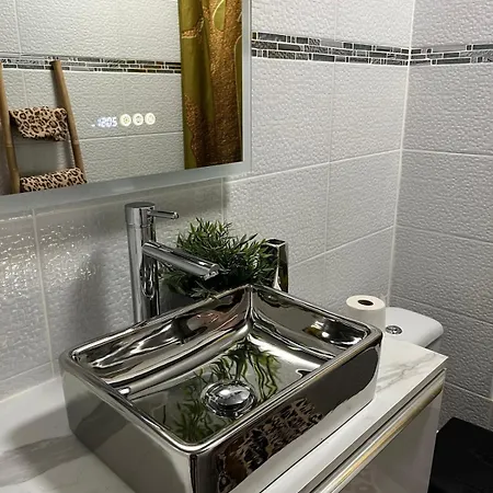 Safari Chic Sur Le Port Du Cap D'agde דירה